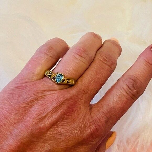 Avon Women’s Vintage Blue Stone Ring Sz 10 Goldtone - Picture 7 of 8